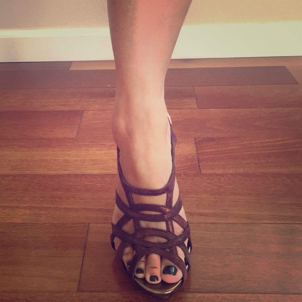 Chinese Laundry Latte Como Sparkle sandal heels